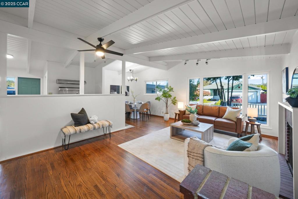 EL SOBRANTE - Residential