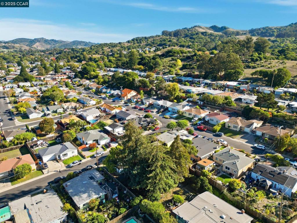 EL SOBRANTE - Residential