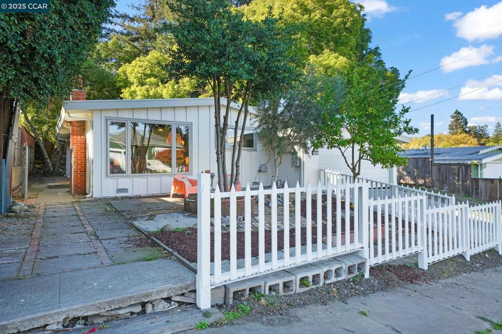 EL SOBRANTE - Residential