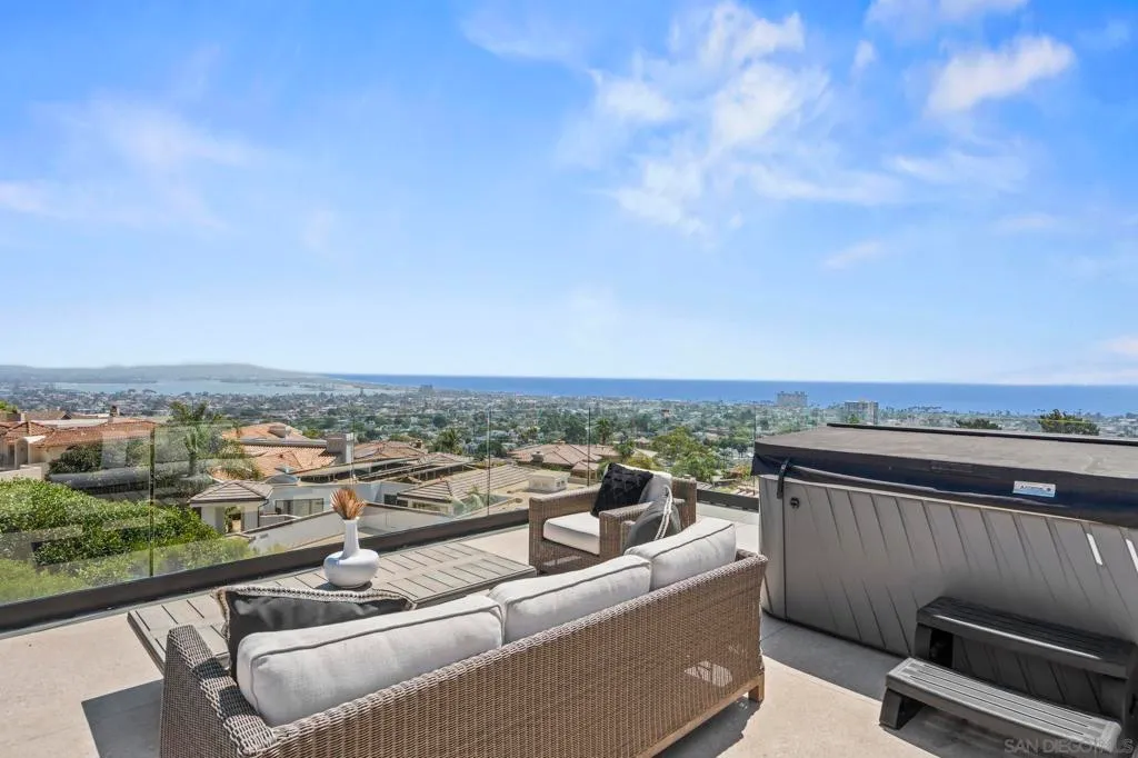 San Diego, California 92109, United States, 4 Bedrooms Bedrooms, ,6 BathroomsBathrooms,Residential,Active,190371