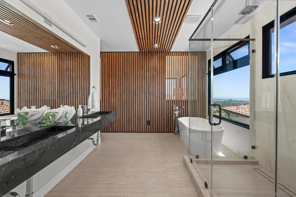 San Diego, California 92109, United States, 4 Bedrooms Bedrooms, ,6 BathroomsBathrooms,Residential,Active,190371