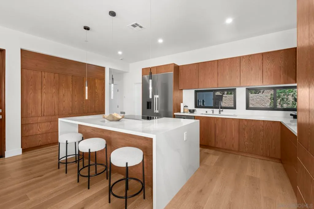 San Diego, California 92109, United States, 4 Bedrooms Bedrooms, ,6 BathroomsBathrooms,Residential,Active,190371