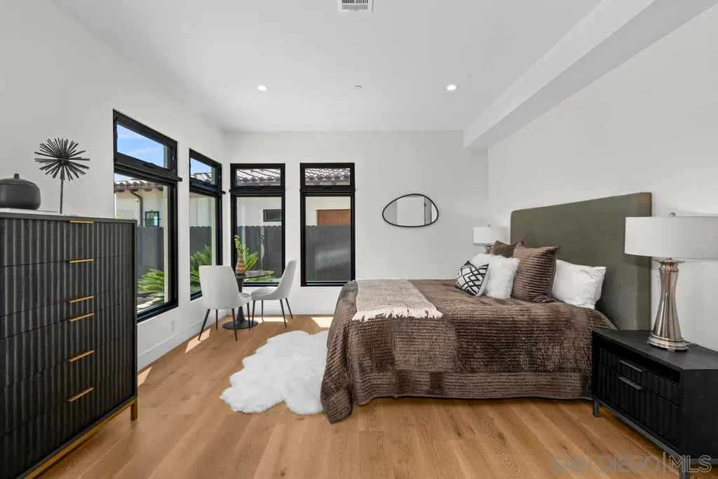 San Diego, California 92109, United States, 4 Bedrooms Bedrooms, ,6 BathroomsBathrooms,Residential,Active,190371