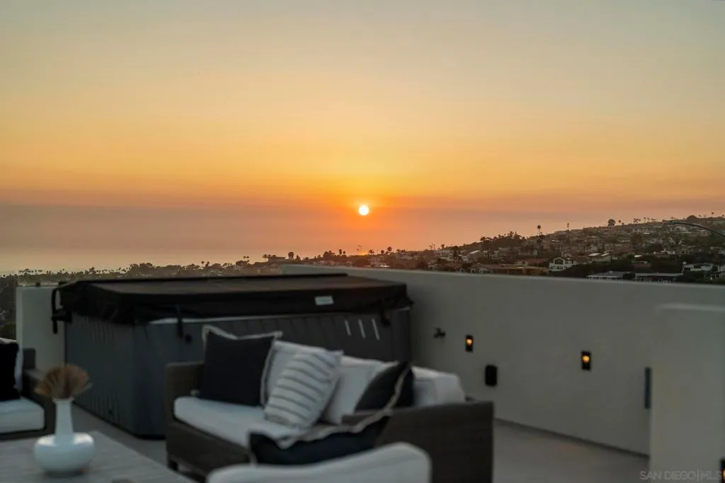 San Diego, California 92109, United States, 4 Bedrooms Bedrooms, ,6 BathroomsBathrooms,Residential,Active,190371