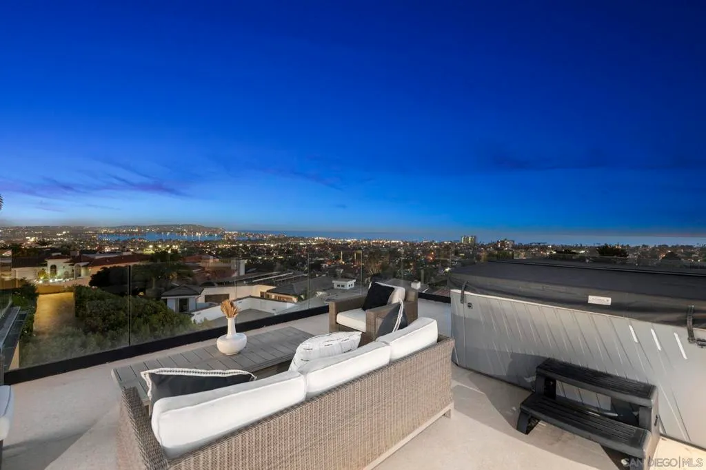 San Diego, California 92109, United States, 4 Bedrooms Bedrooms, ,6 BathroomsBathrooms,Residential,Active,190371