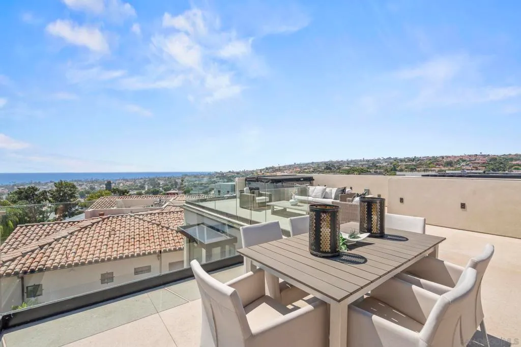 San Diego, California 92109, United States, 4 Bedrooms Bedrooms, ,6 BathroomsBathrooms,Residential,Active,190371