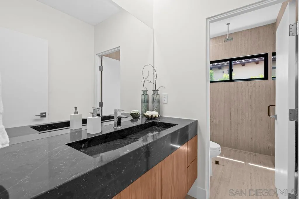 San Diego, California 92109, United States, 4 Bedrooms Bedrooms, ,6 BathroomsBathrooms,Residential,Active,190371