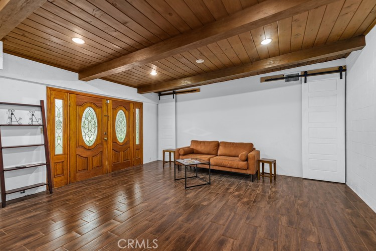 1346 N Euclid Avenue