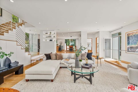 Photo of 2129 Redcliff Street, Los Angeles, CA 90039 (MLS # 26991577)