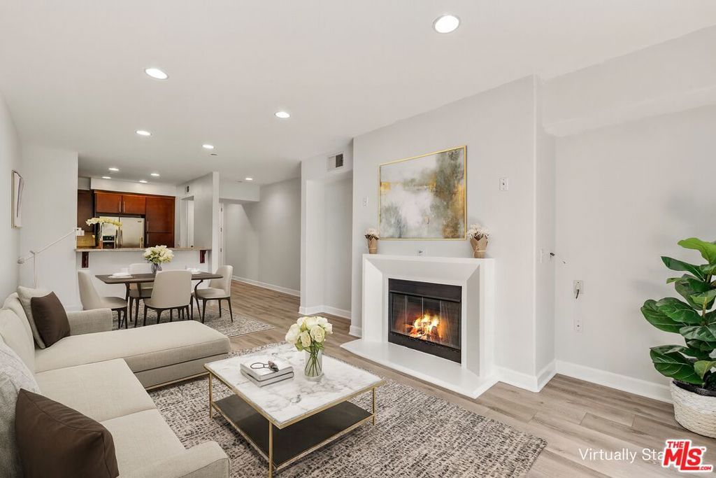 Photo of 14412 Killion Street #205, Sherman Oaks, CA 91401 (MLS # 25615791)