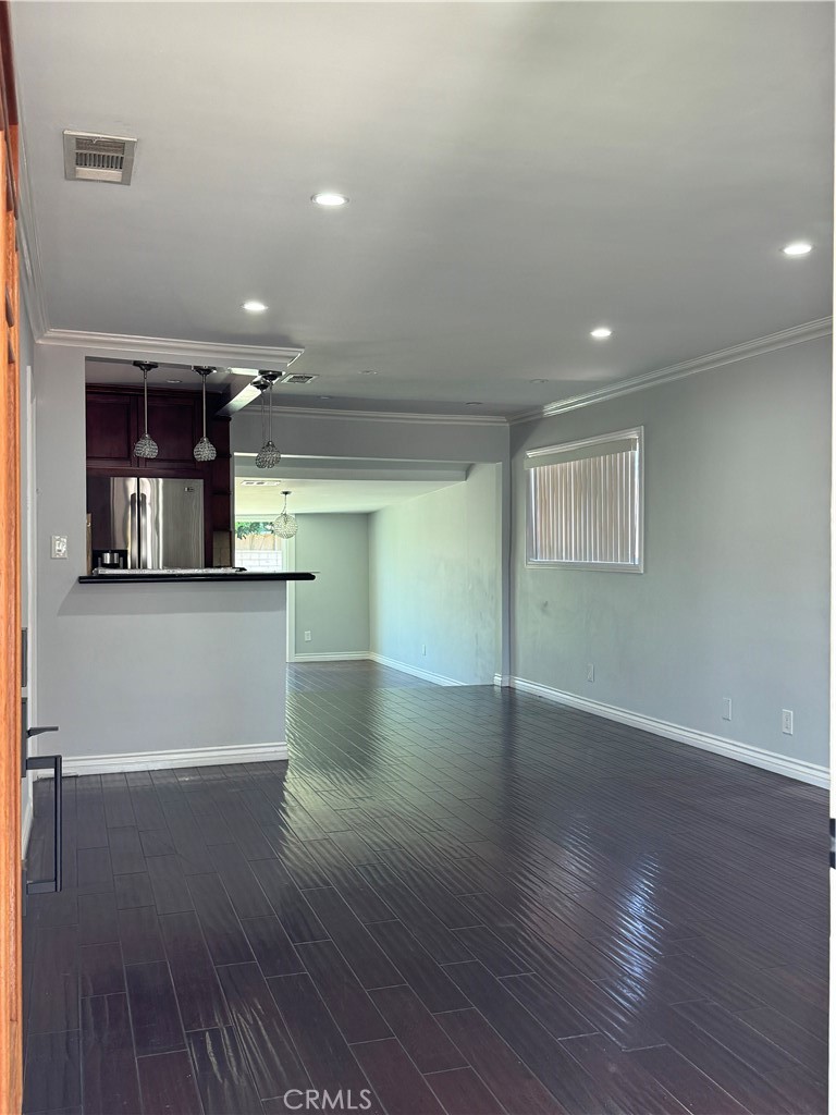 Properties 4 8739 Tyrone Ave