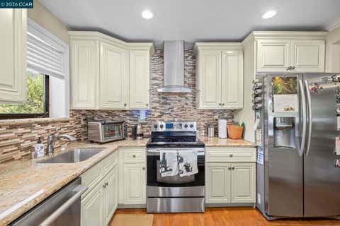 Photo of 2224 Pine Knoll Dr DR #8, Walnut Creek, CA 94595 (MLS # 41139954)