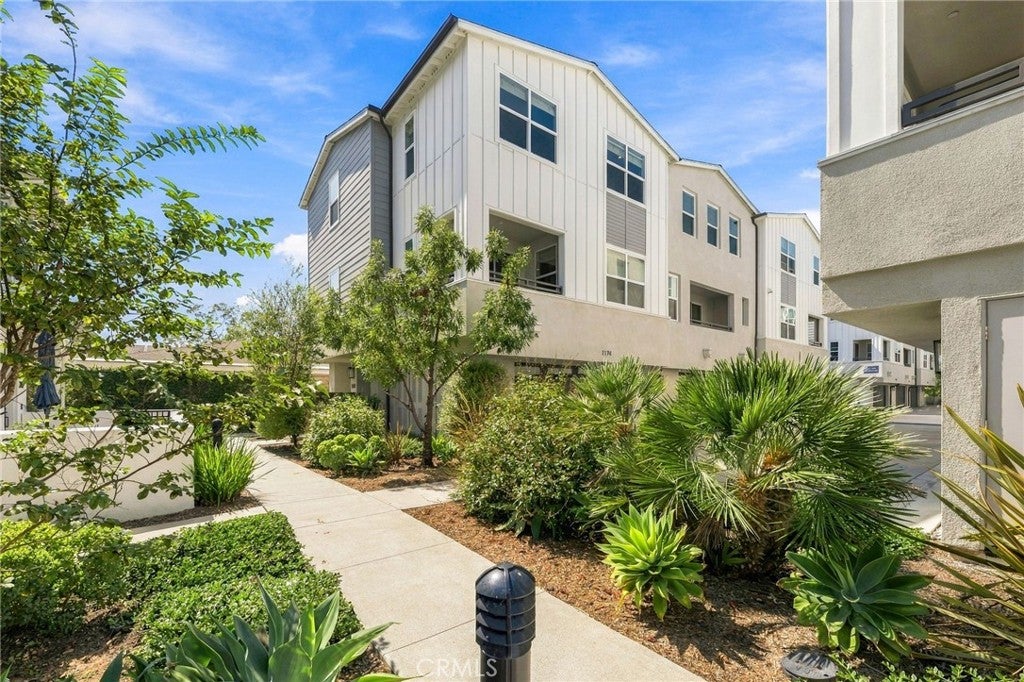 1174 Winslow, Newport Beach CA 92660 - Photo 17