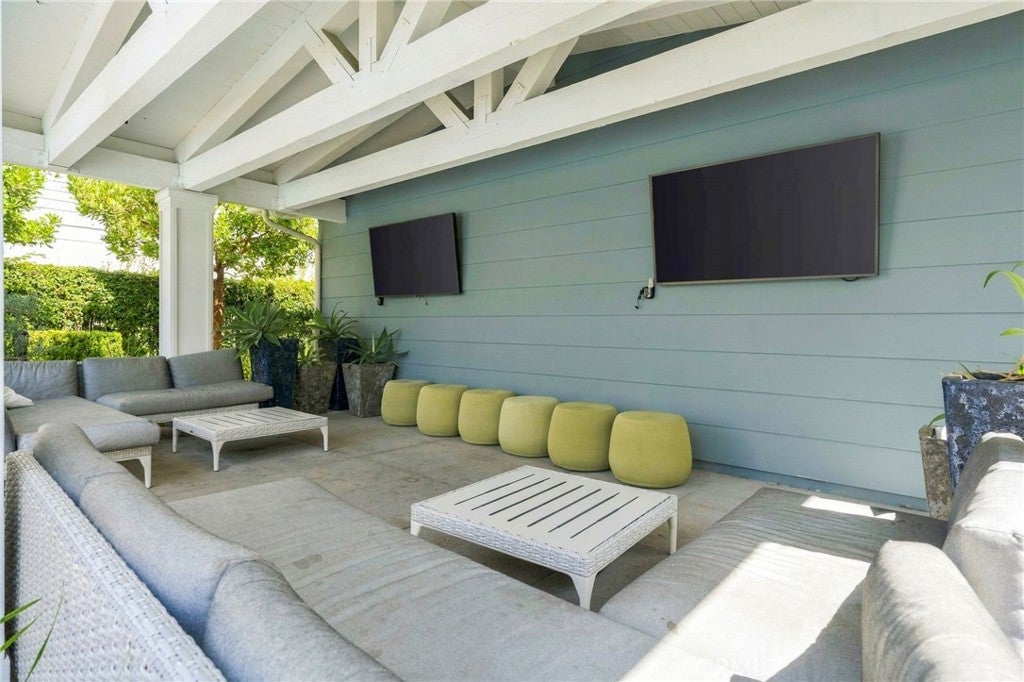 1174 Winslow, Newport Beach CA 92660 - Photo 28