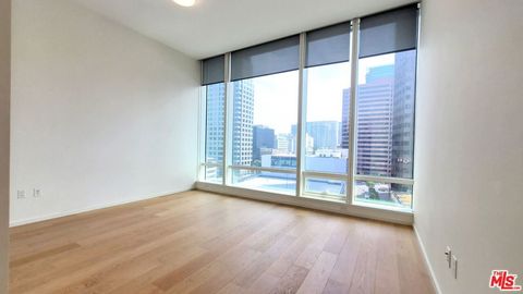 Photo of 877 Francisco Street #925, Los Angeles, CA 90017 (MLS # 26840845)