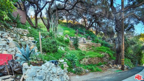 Photo of 752 Woodland Drive, Sierra Madre, CA 91024 (MLS # 26656355)