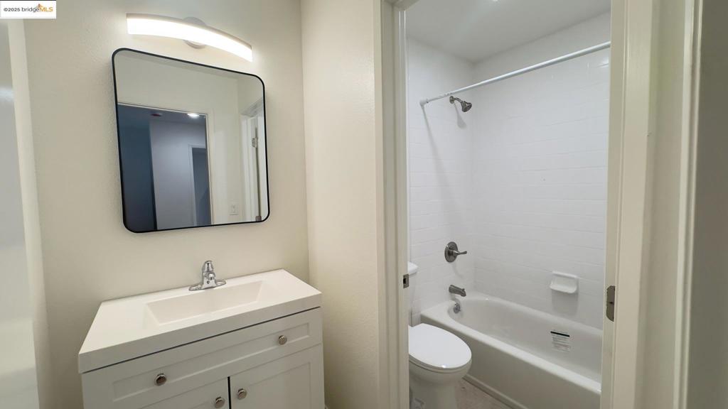 425 Orange Street 112