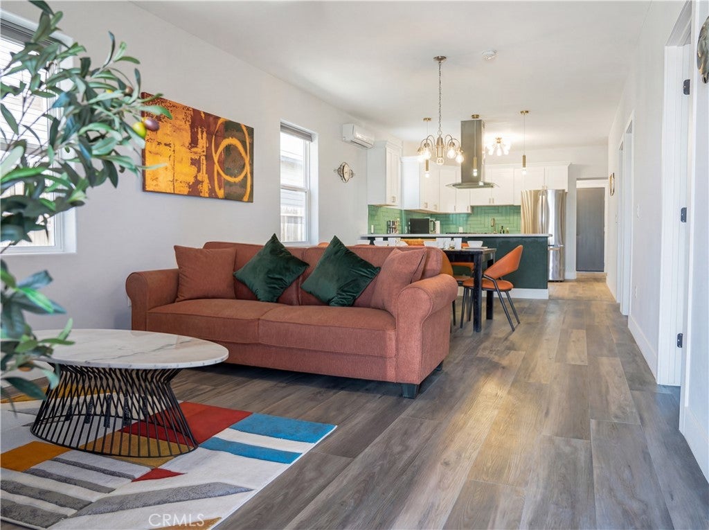 113 Aliso Street
