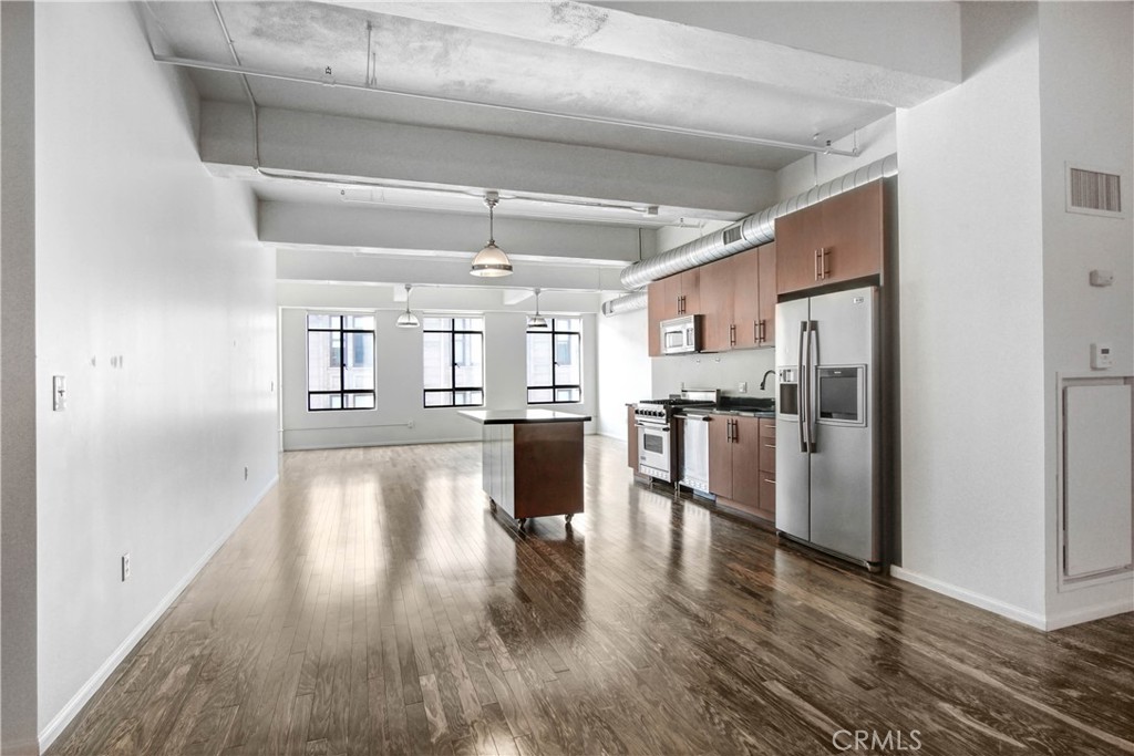 849 S Broadway 606