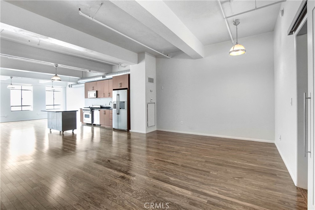 849 S Broadway 606
