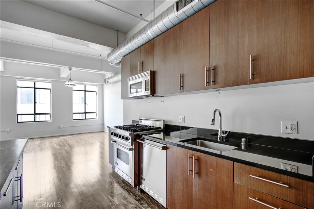 849 S Broadway 606