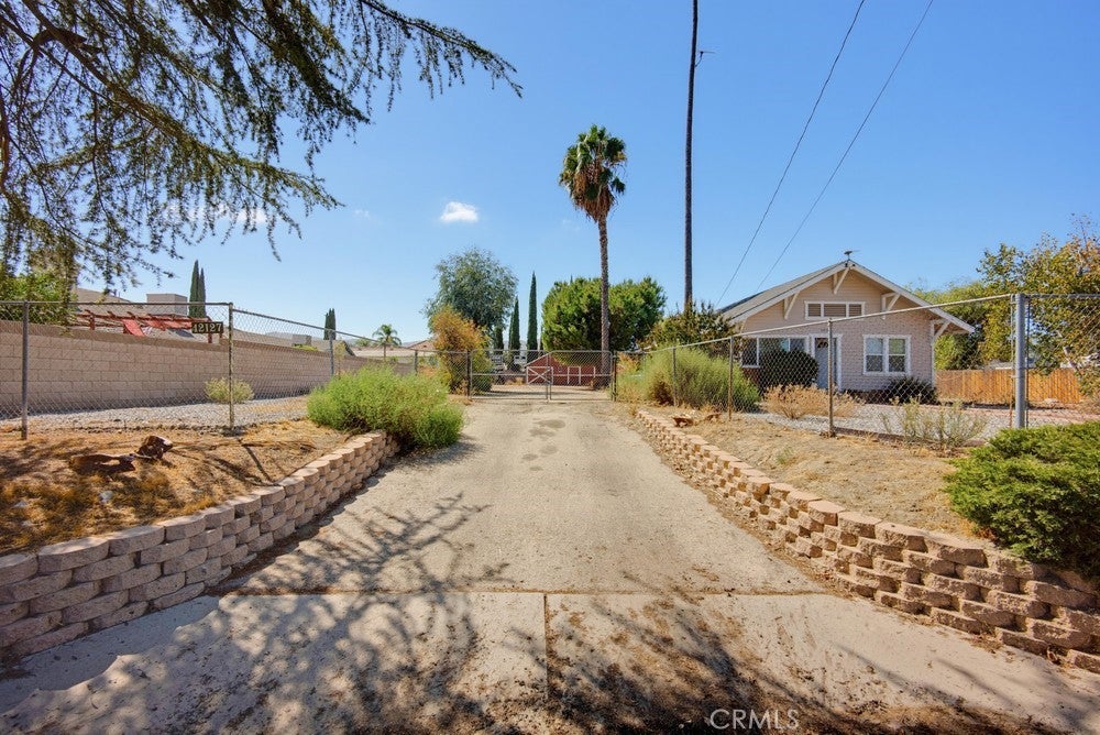 42127 Whittier
