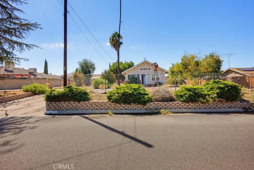 42127 Whittier