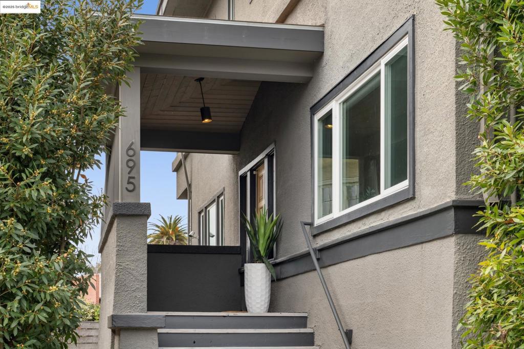 LAKESHORE/GRAND - Residential