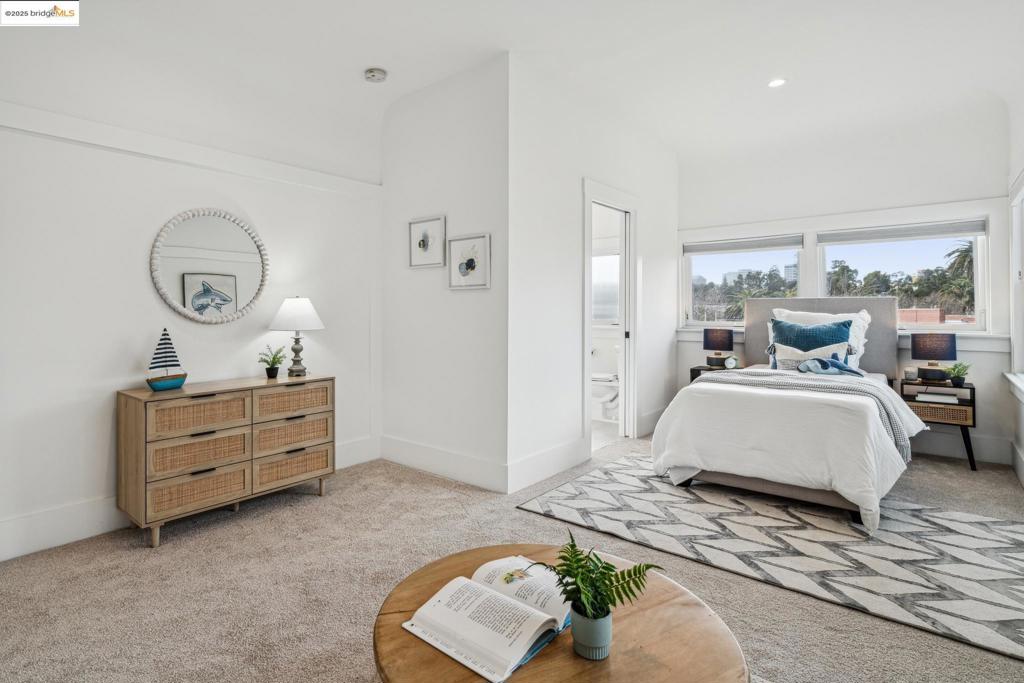 LAKESHORE/GRAND - Residential