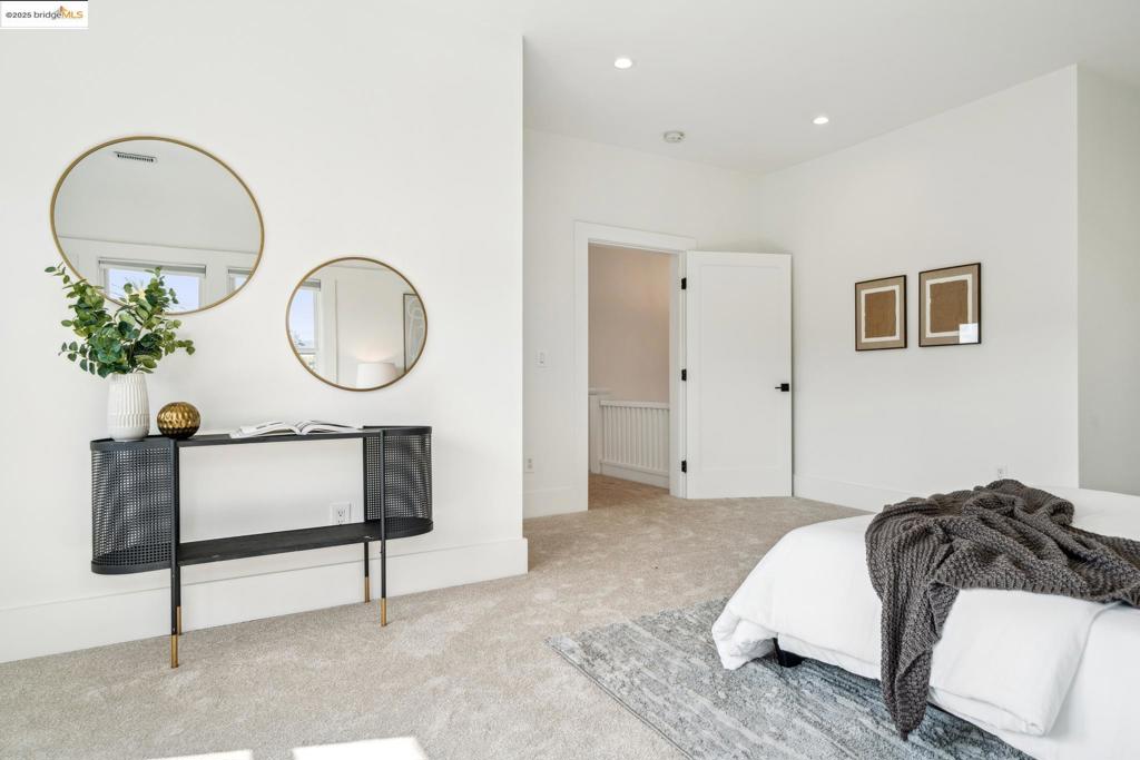 LAKESHORE/GRAND - Residential