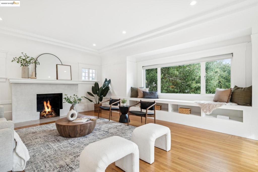 LAKESHORE/GRAND - Residential