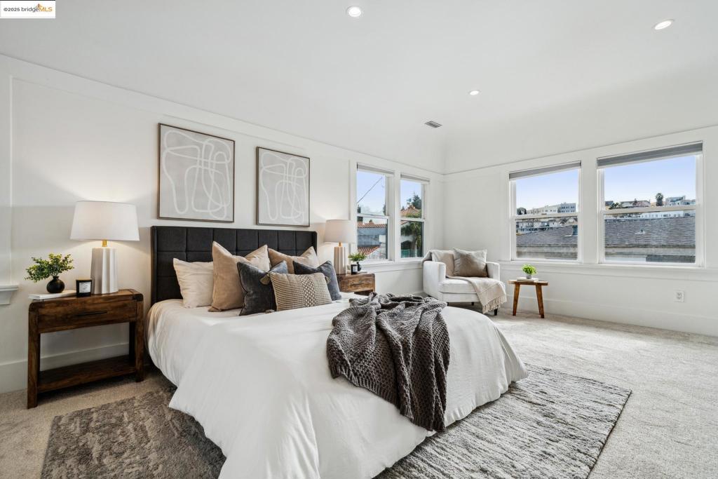 LAKESHORE/GRAND - Residential