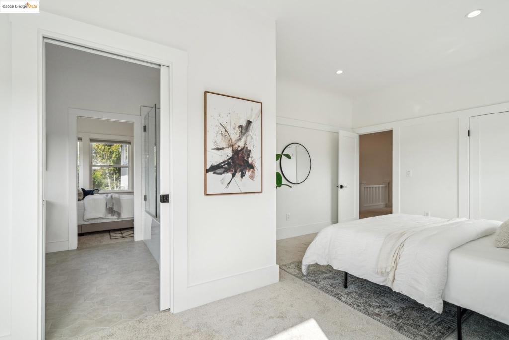 LAKESHORE/GRAND - Residential