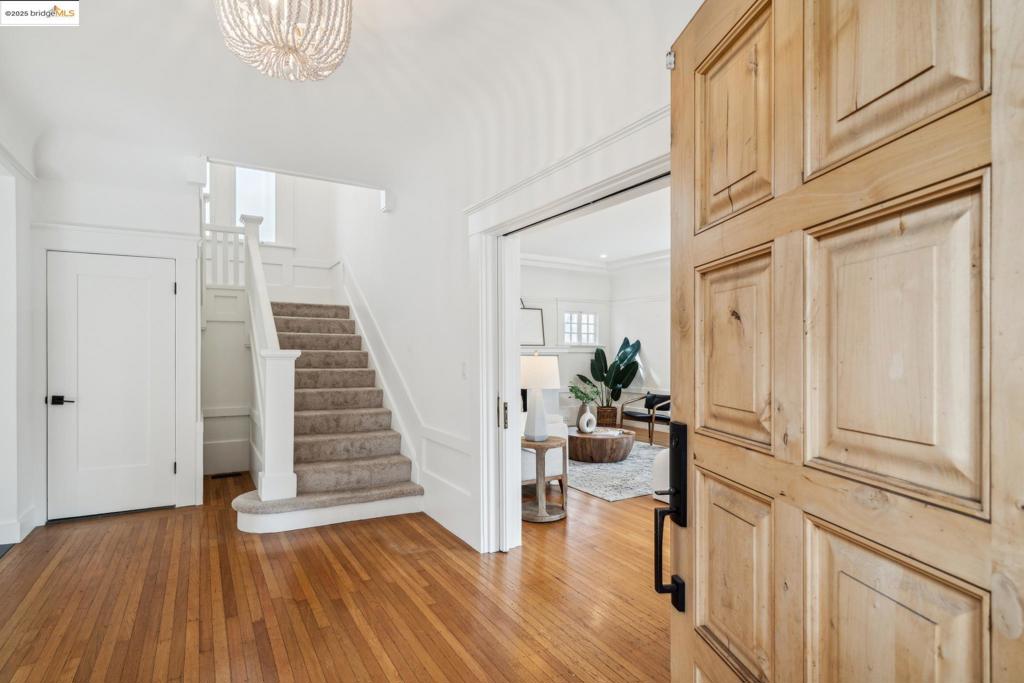 LAKESHORE/GRAND - Residential