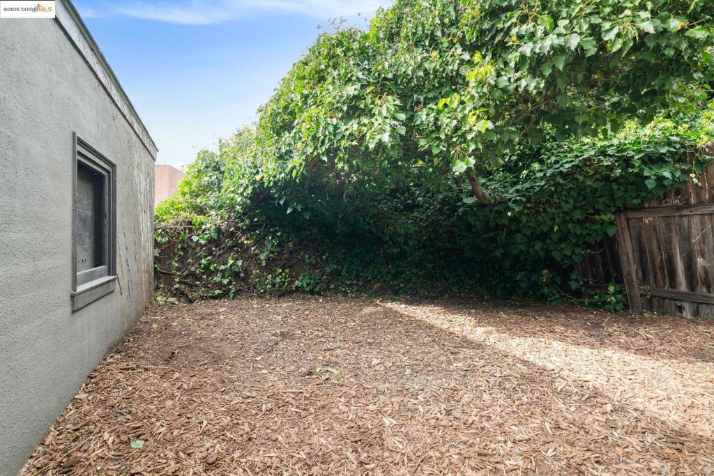 LAKESHORE/GRAND - Residential