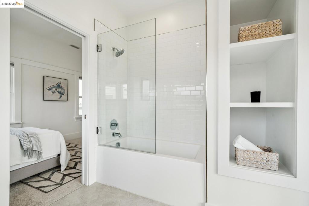 LAKESHORE/GRAND - Residential