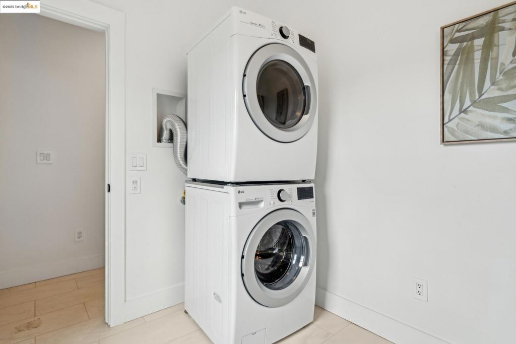 LAKESHORE/GRAND - Residential