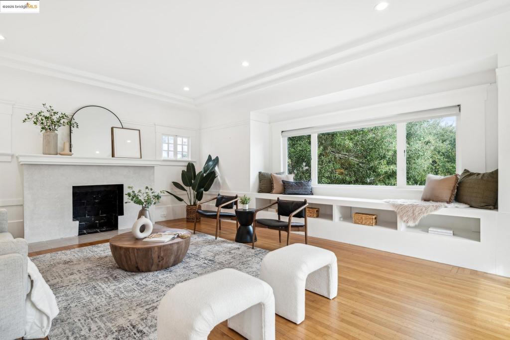 LAKESHORE/GRAND - Residential