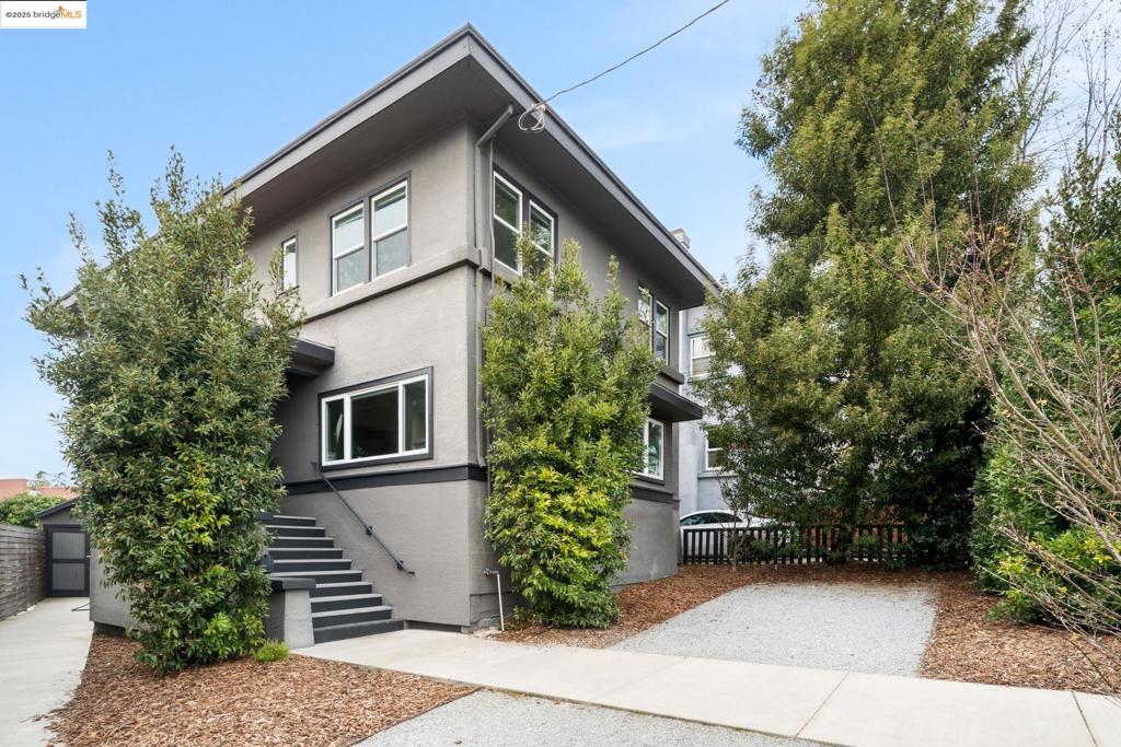 LAKESHORE/GRAND - Residential