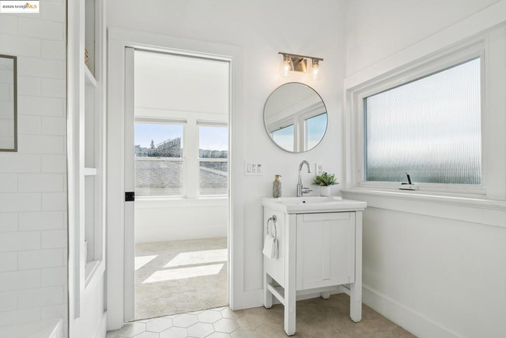 LAKESHORE/GRAND - Residential