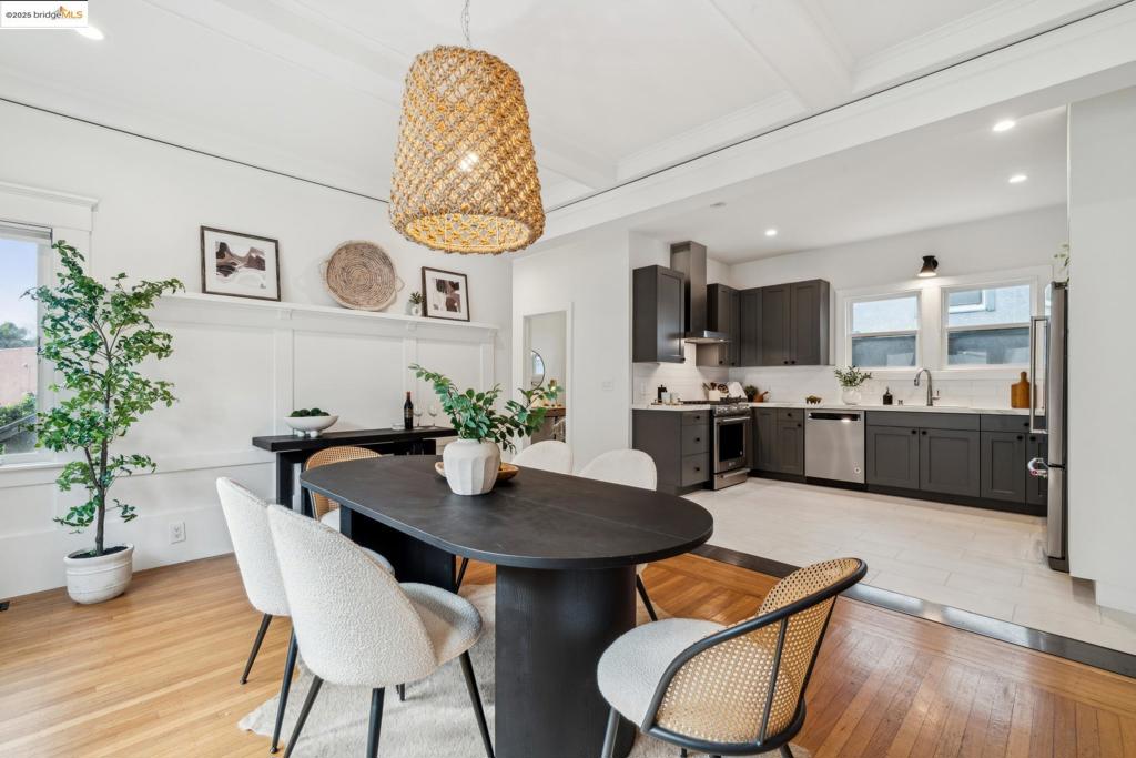 LAKESHORE/GRAND - Residential