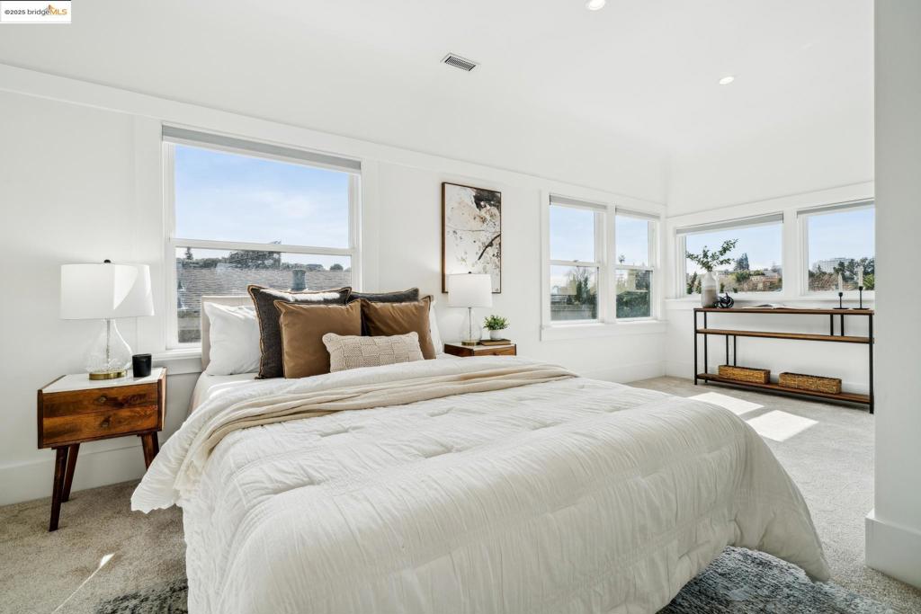 LAKESHORE/GRAND - Residential