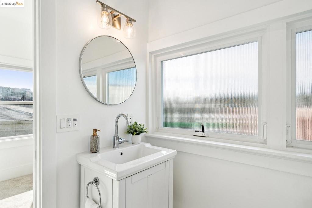 LAKESHORE/GRAND - Residential