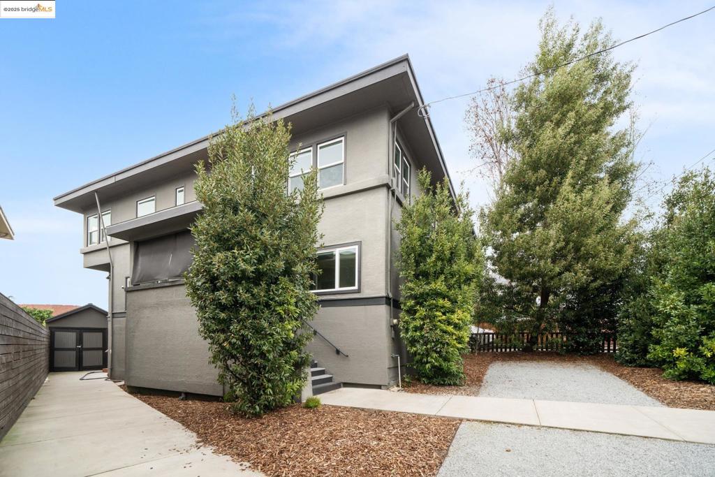 LAKESHORE/GRAND - Residential