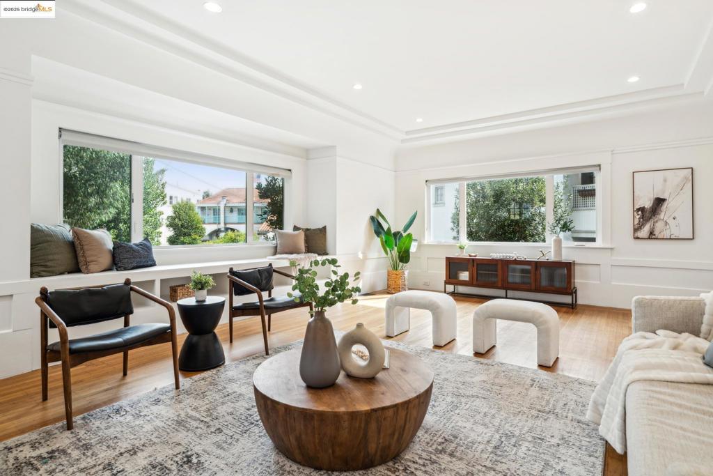 LAKESHORE/GRAND - Residential