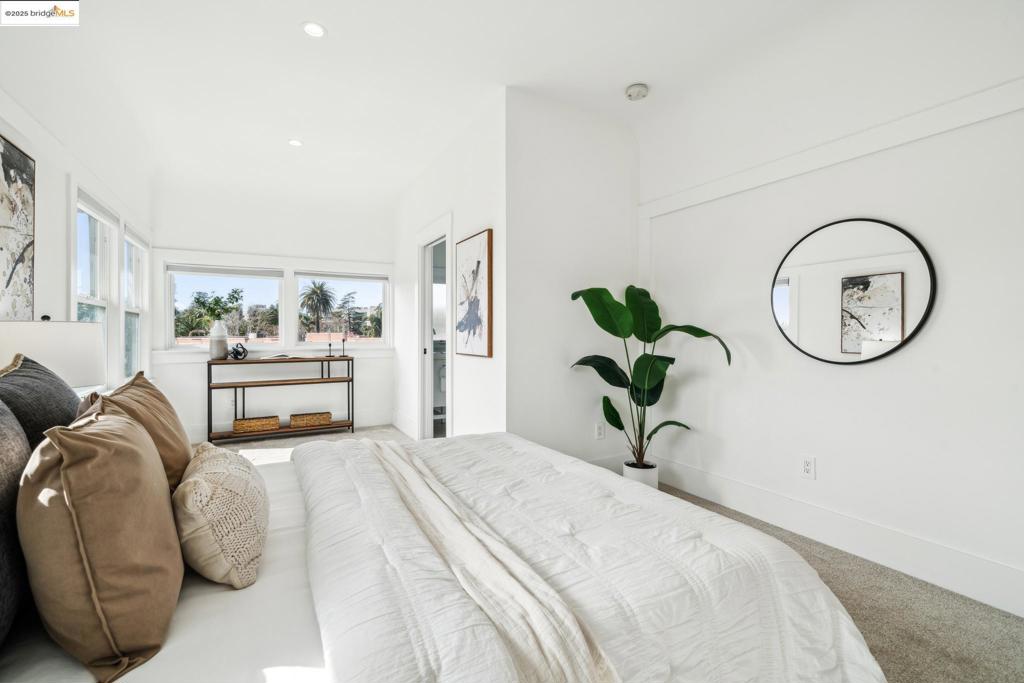 LAKESHORE/GRAND - Residential