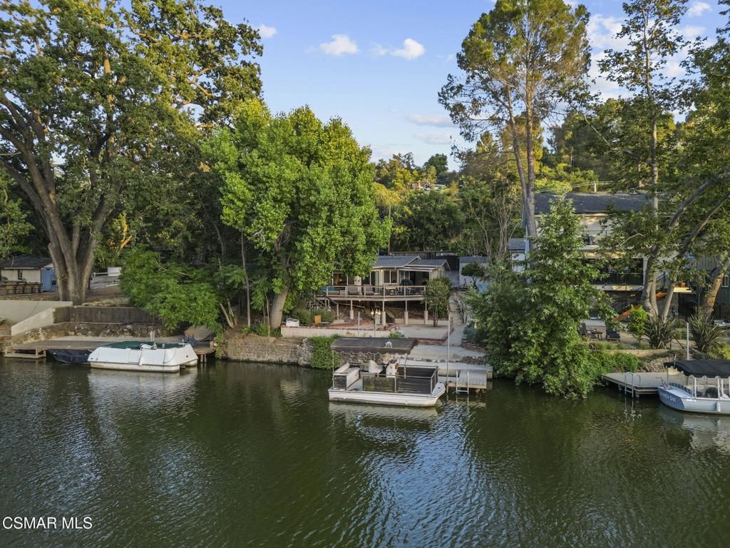 Photo of 29303 S Lakeshore Drive, Agoura Hills, CA 91301 (MLS # 226000233)