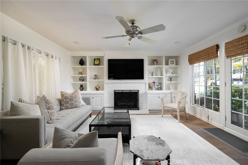 Corona del Mar South of PCH (CDMS) - Residential