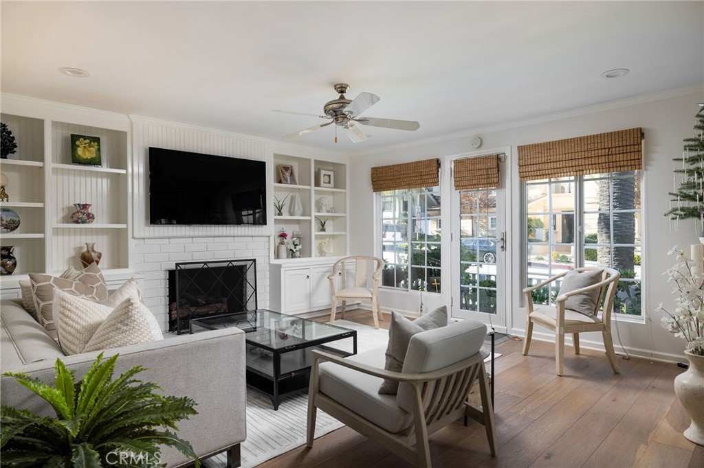 Corona del Mar South of PCH (CDMS) - Residential