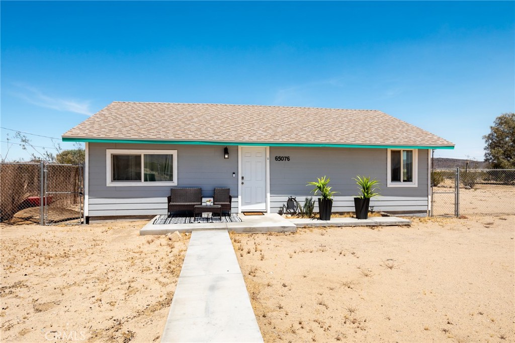 65076 E Broadway